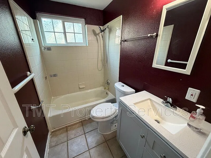 3 bed, 2.0 bath, 1090 sqft, $2,650 — Photo 4