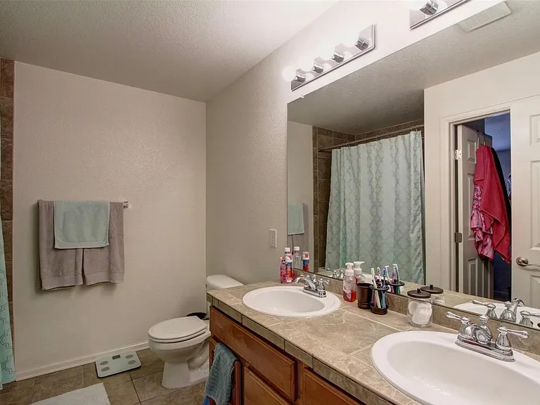 17170 Waterhouse Cir #B — Photo 24