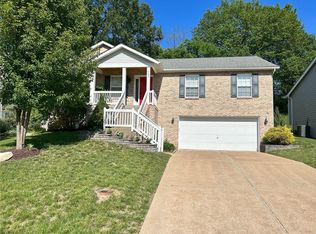 262 Cleta Ct, Ballwin, MO 63021