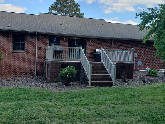 2nd image of 2124 Edgewood Dr