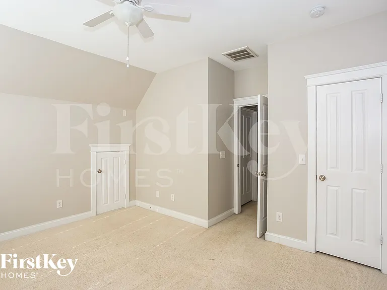 125 E Fenway Ave — Photo 17
