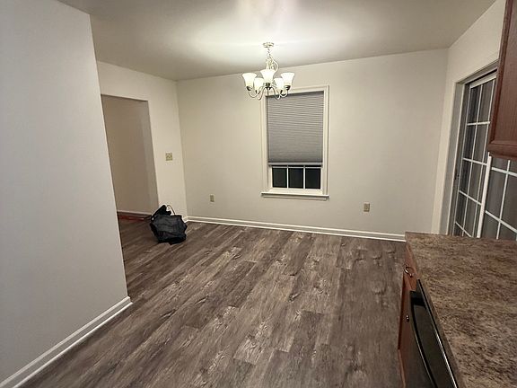 3rd image of 3573 Lincoln Hwy E #4