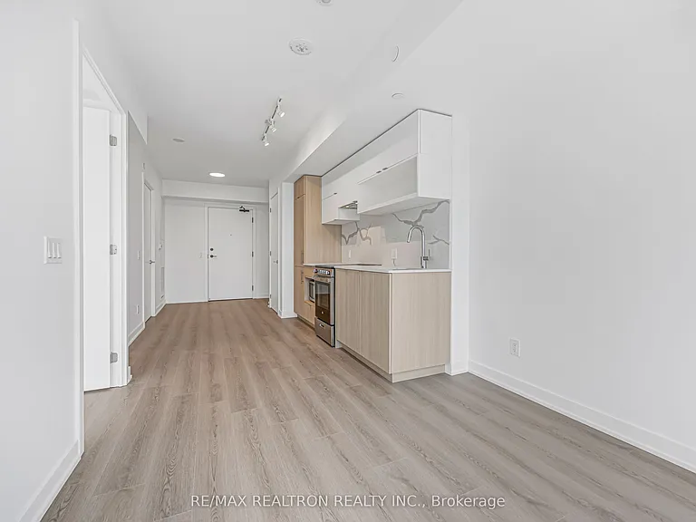 100 Queens Cay E #2508 — Photo 17