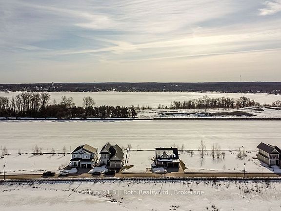 4th image of 55 Dock Ln #28