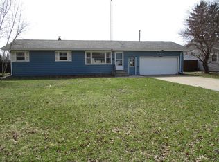 1636 S Cherry Dr, Stevensville, MI 49127