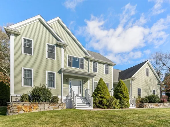 86 Strasser Ave, Westwood, MA 02090