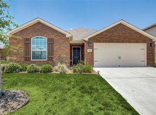 6001 Amber Cliff Ln, Fort Worth, TX 76179