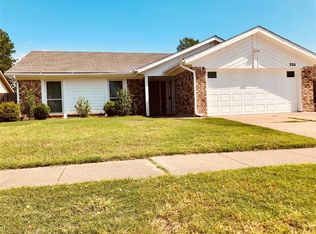225 Juniper Dr, Arlington, TX 76018