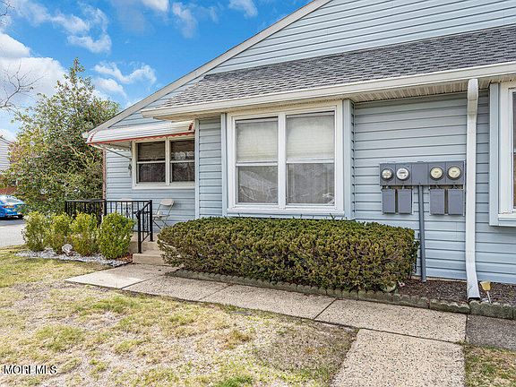 3rd image of 21 Lafayette Drive #A