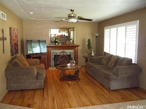 2nd image of 2528 Caswell Ave
