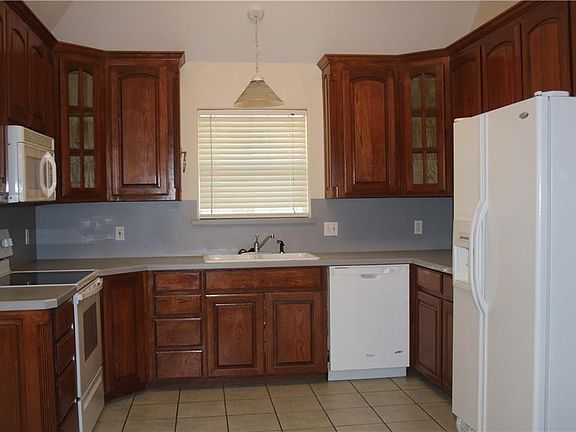 2nd image of 6707 Stewarts Oaks Ct