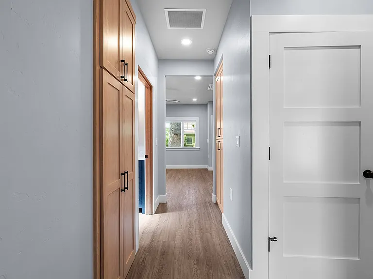 725 Orient St — Photo 14