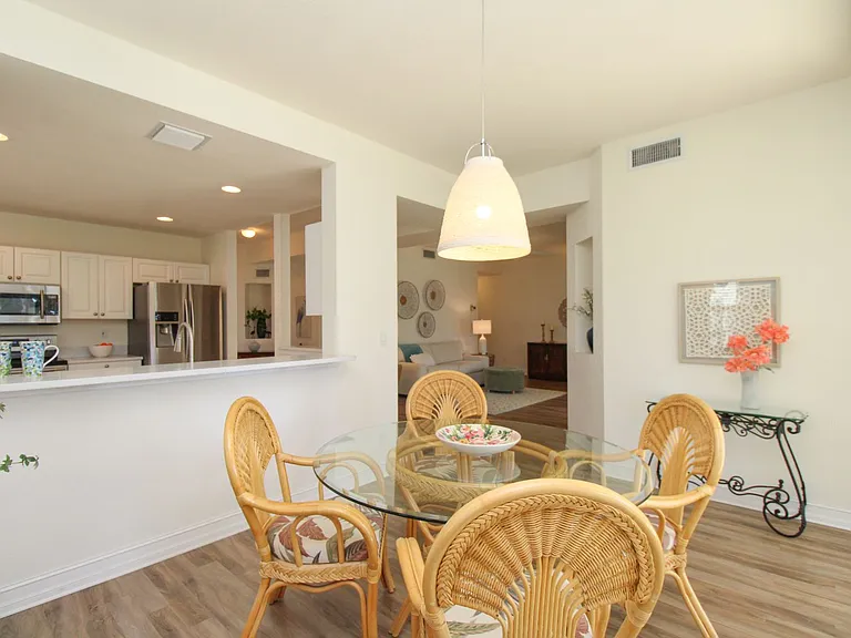 600 Diamond Cir #607 — Photo 32