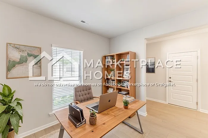 3 bed, 2.0 bath, 1703 sqft, $2,050 — Photo 2