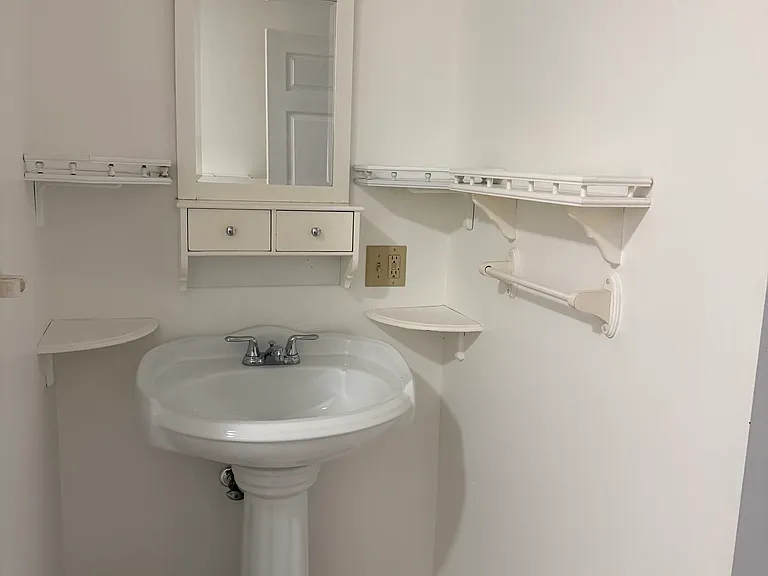 11 Wakefield Pl #11 — Photo 4