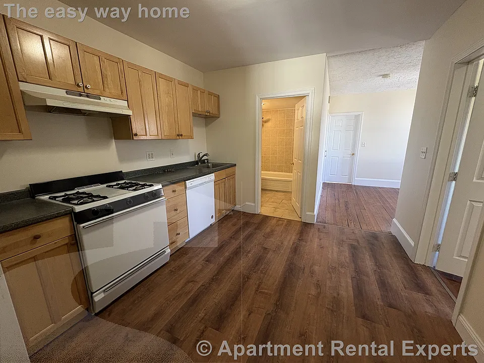 259 Beacon St #3