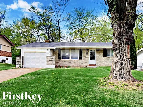 2655 Farber Dr, Saint Louis, MO 63136