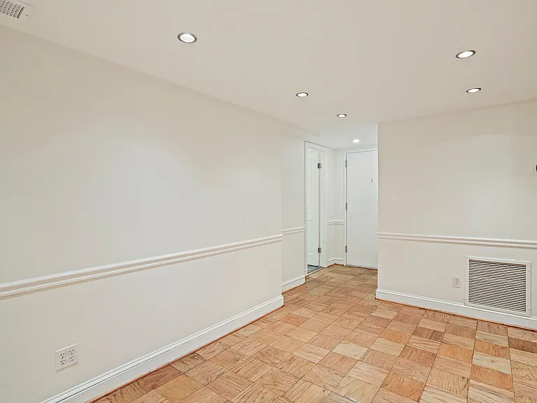 2501 K St NW #1B — Photo 5