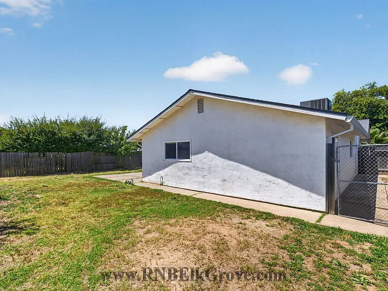 6844 Sandrock Way — Photo 43