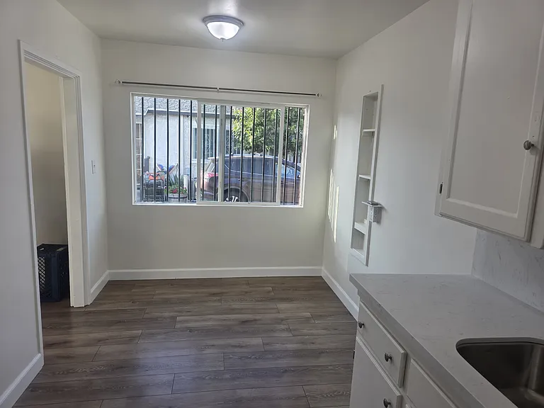 10105 S Inglewood Ave #1 — Photo 8