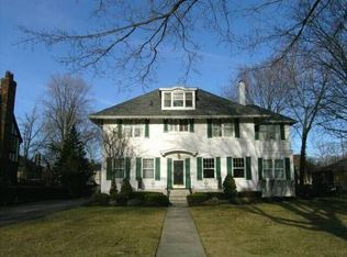 1214 Buckingham Rd, Grosse Pointe Park, MI 48230