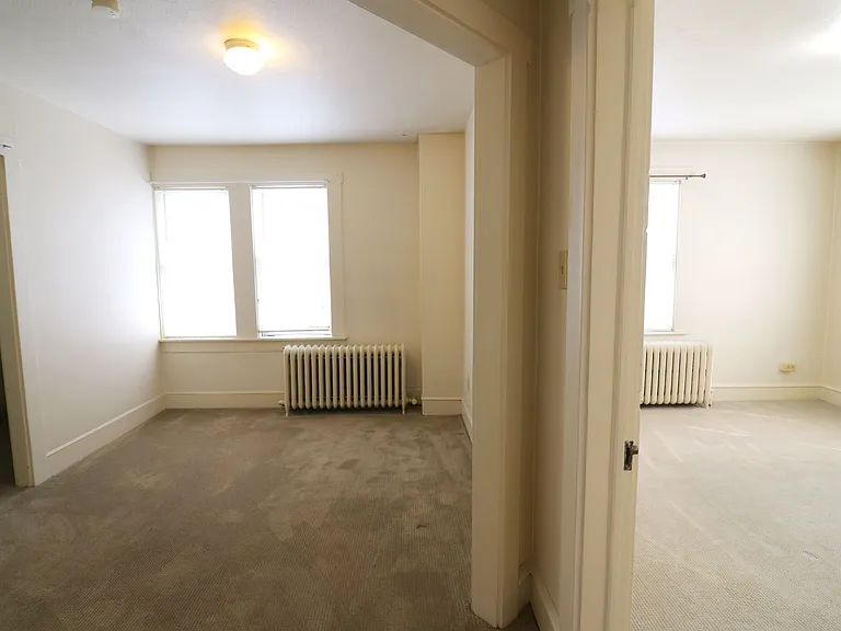 517 E Main St — Photo 16