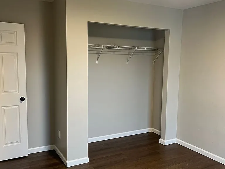802 Crown St — Photo 12