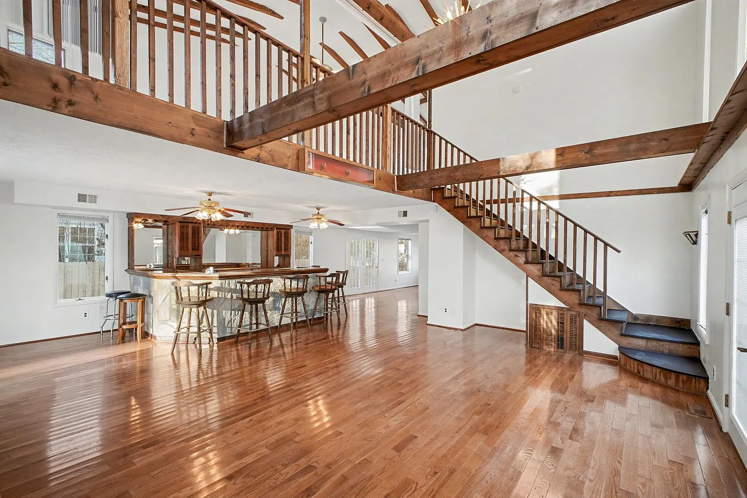 122 Cedar Ave photo 1
