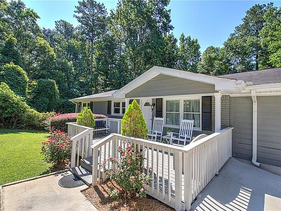 3rd image of 311 Wildwood Dr