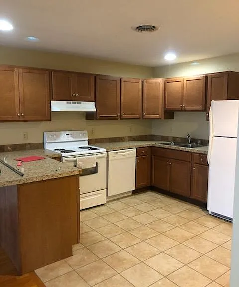 1148 Saratoga Rd — Photo 2