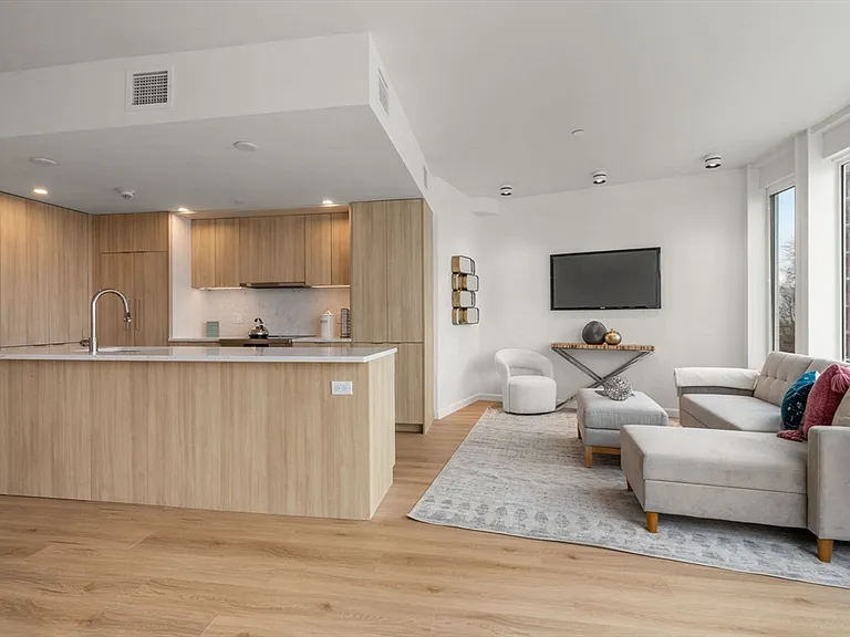 120 Nantasket Ave #305 — Photo 7