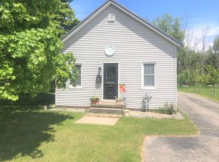 922 W 1st St, Cheboygan, MI 49721