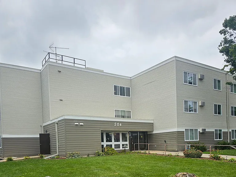306 E South St #1 — Photo 8