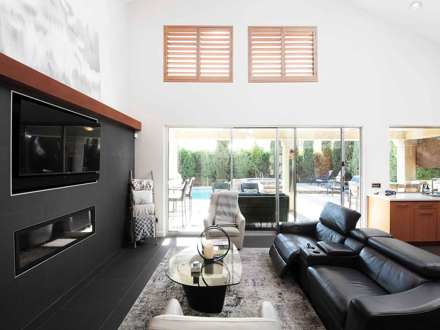 4 bed, 2397 sqft, $6,000 — Photo 3