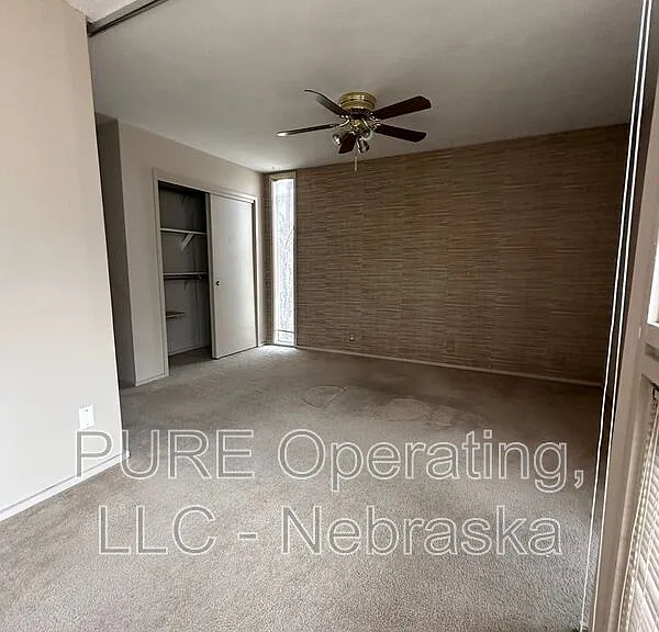 1631 N 109th Plz — Photo 15