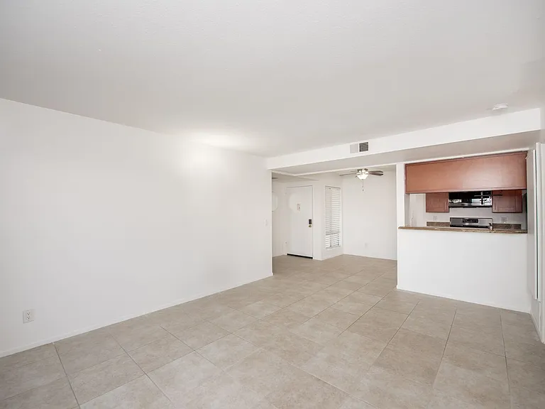 2323 Huntington St #902 — Photo 12