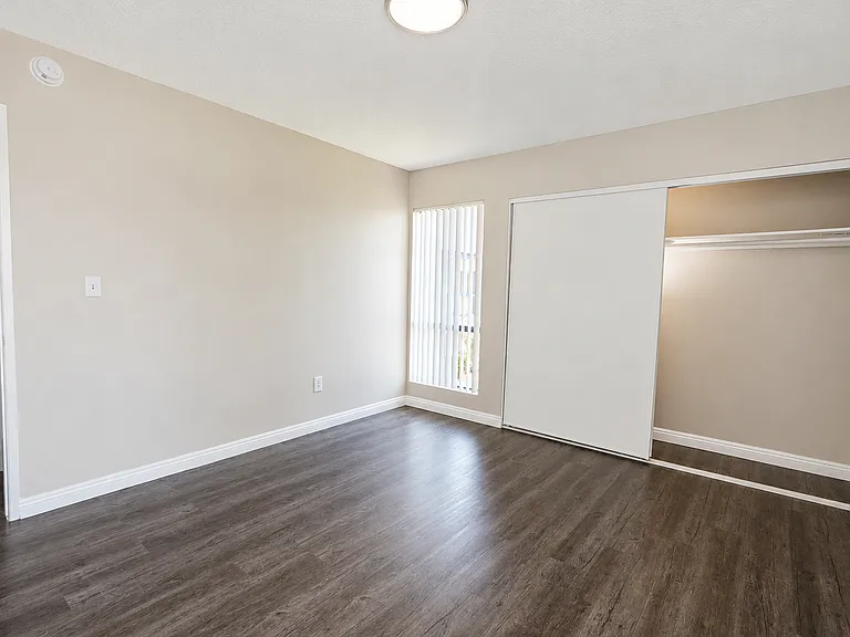 304 E Olive St #23 — Photo 8