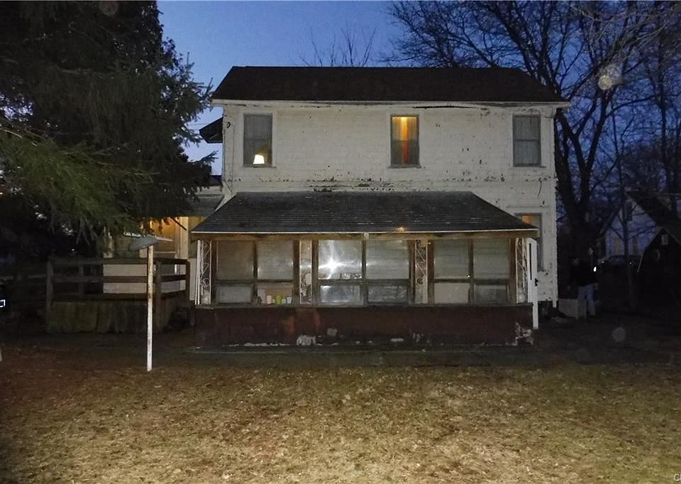 1st image of 211 Coral Ave