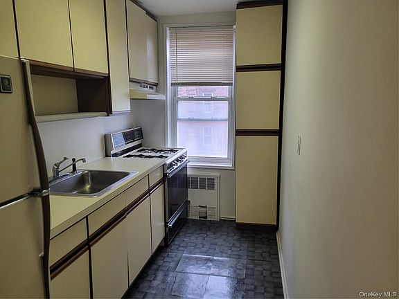 4th image of 245 Rumsey Road #7B