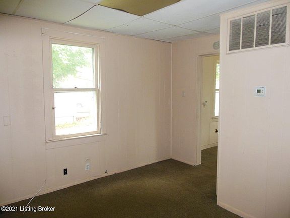 4th image of 1556 Lincoln Ave