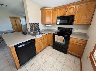 9332 Riverview Ln, Caledonia, WI 53108