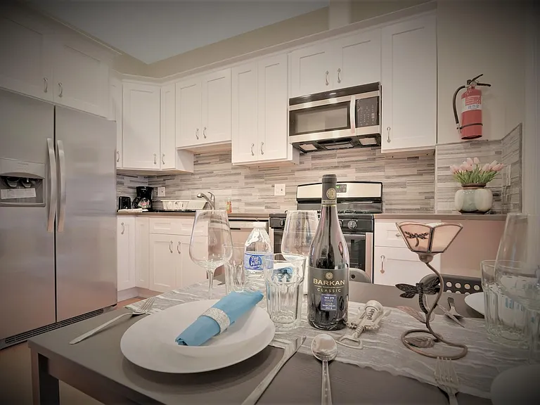 932 Summit Ave #B — Photo 4