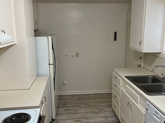 5th image of 1840 Mill St APT A