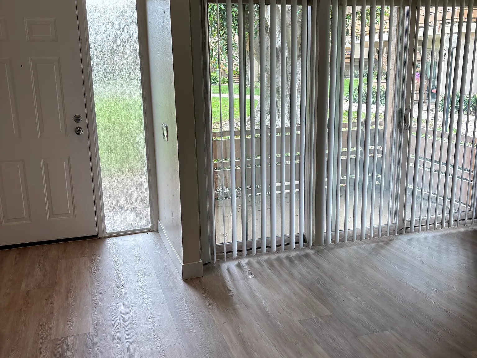 2 bed, 923 sqft, $2,950 — Photo 3