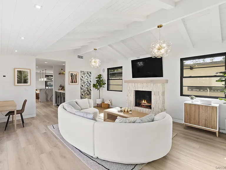 952 Pacific Beach Dr — Photo 5