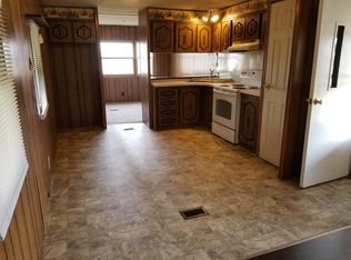 1212 Old Airport Rd, Douglassville, PA 19518
