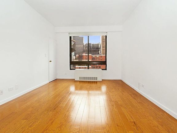 4th image of 167 E 61st St APT 18B
