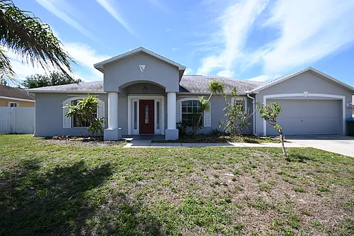 136 SE 19th Ln Photo 1