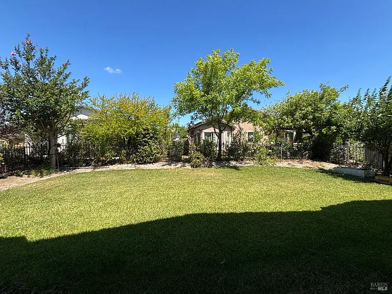 505 Marianna Pl — Photo 18