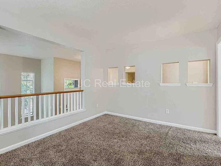 8210 E 29th Ave — Photo 6
